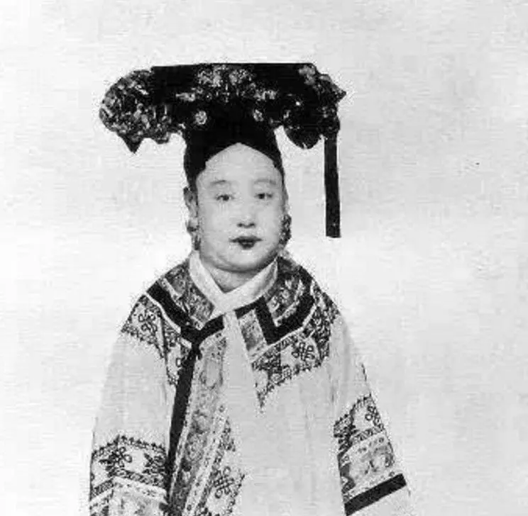 看完皇后,令妃,後宮三千佳麗的素顏照,終於知道皇上有多苦了!