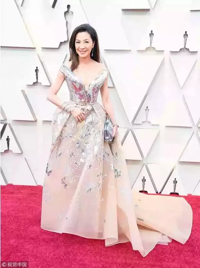 甩50億富二代,和1000億富豪戀愛15年不結婚,她比章子怡、張曼玉還要狂!