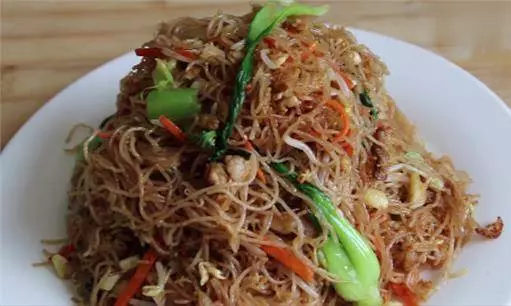 米粉好吃有秘訣,只需十分鐘,炒出的米粉香入味,味道一級棒!