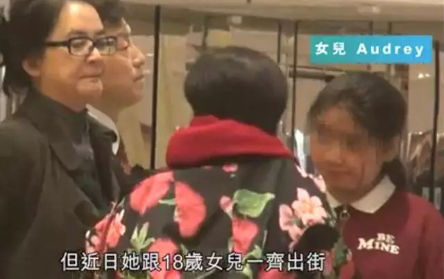 61歲港星胡慧中老公被捕不惜賣樓救夫,攜女兒現身面容太憔悴