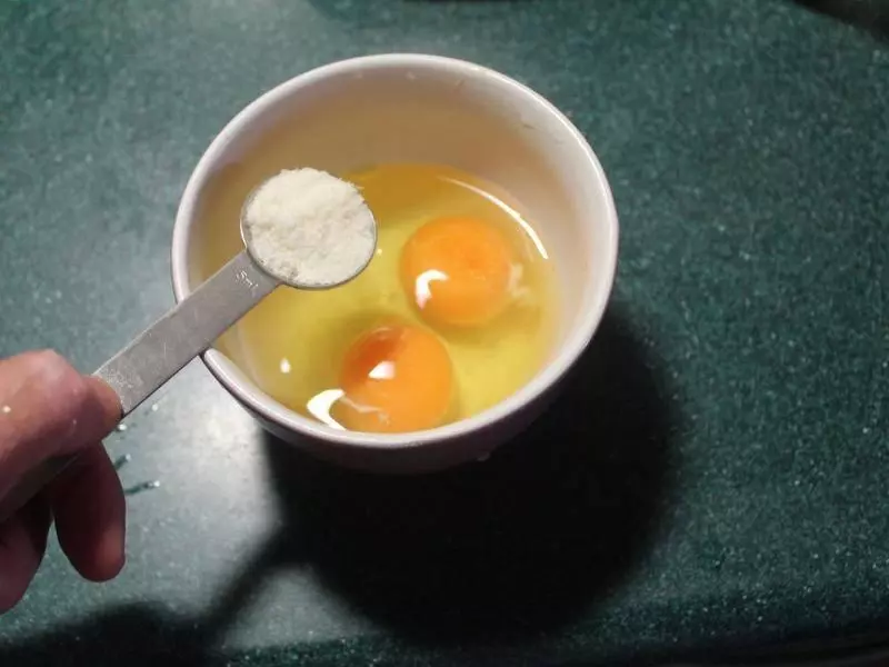 老媽用馬鈴薯做小零食,一 口下去香酥甜脆,小姪女吃後不願意回家!