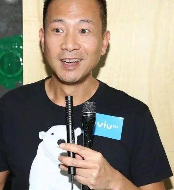 前TVB實力戲骨完成心臟手術,老婆社交網發文曬病床照報平安!