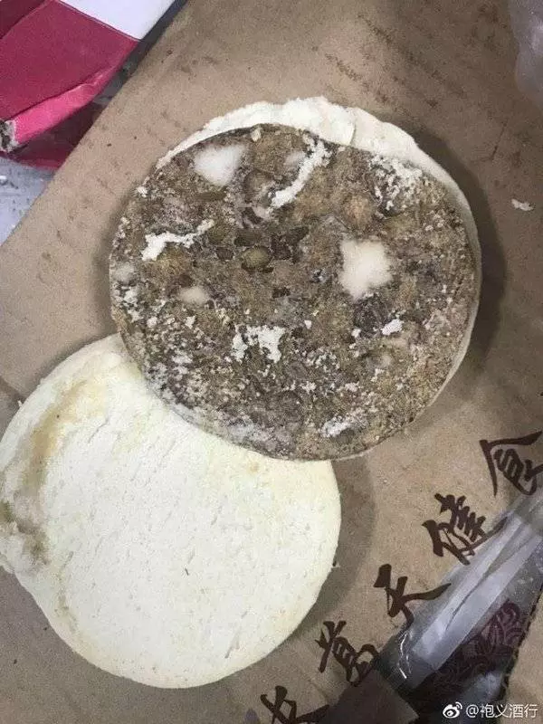 名校被揭!給孩子吃腐肉霉食!小學生長期腹瀉便血!家長包圍學校,防變質食材被運出滅證!