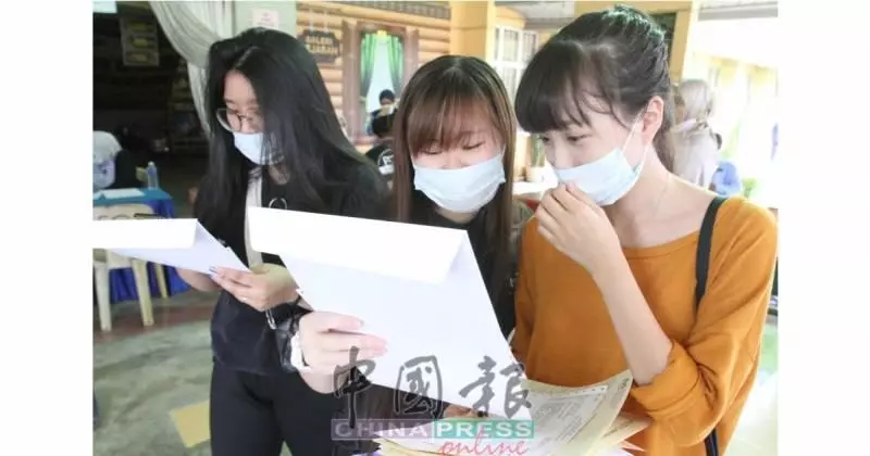最新消息◤河流散發毒氣事件◢學校關閉 考生縣教育局領成績