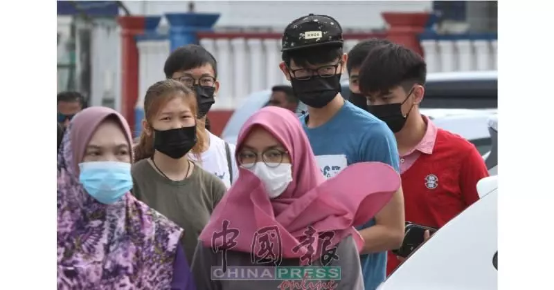 最新消息◤河流散發毒氣事件◢學校關閉 考生縣教育局領成績