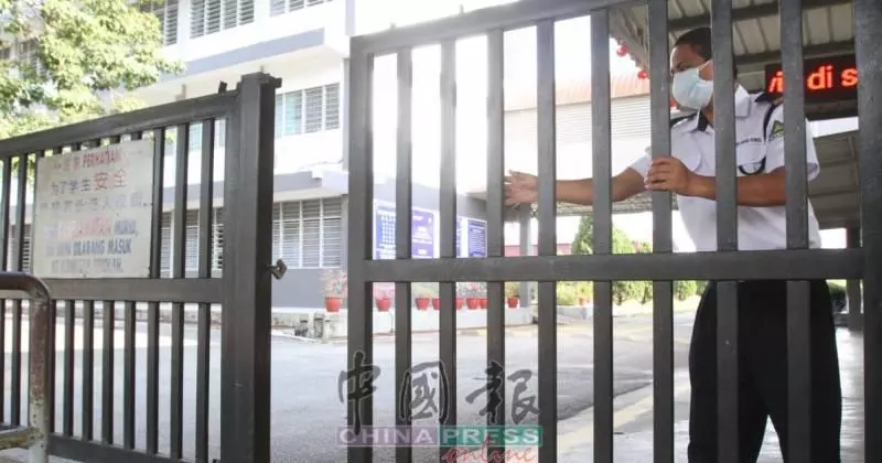 最新消息◤河流散發毒氣事件◢學校關閉 考生縣教育局領成績