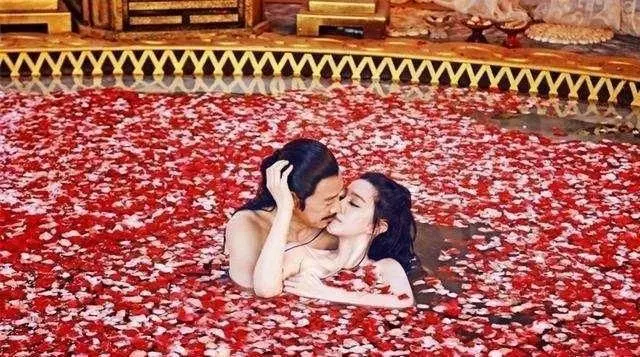 撞見未婚妻與小王共浴!他一封簡訊大反擊 網讚:根本精彩8點檔