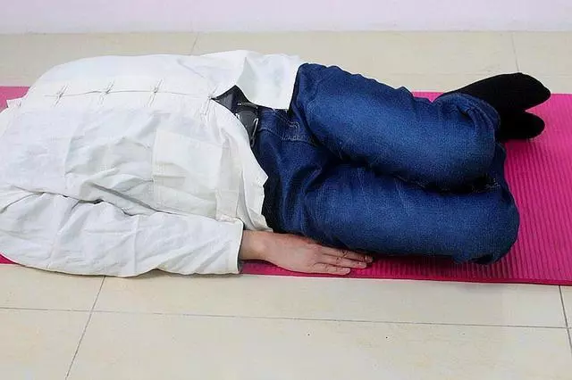 腰部酸痛,2個動作,每天做5分鐘,腰越來越健康,腰力越來越大