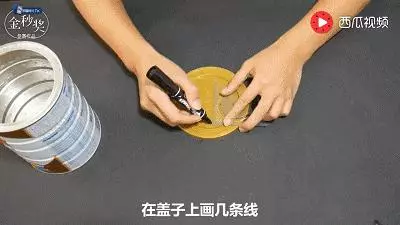 聰明主婦拿用完的洗衣精瓶剪2刀,讓皺巴巴的衣服頓時變平整,省了熨斗錢!