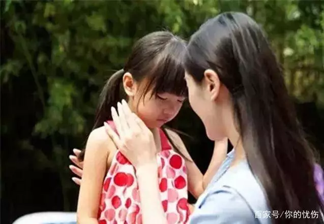 前夫來家接女兒出去玩,回家時女兒給我串鑰匙,我紅了眼眶