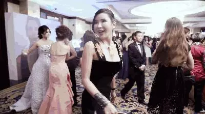42歲「新加坡名媛」蔡欣穎,靠離婚分到的一大筆錢,買了世界上最多的愛馬仕!
