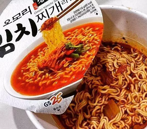 這4種垃圾食品比泡麵還沒營養,第4種是女孩子的最愛!你還在吃嗎