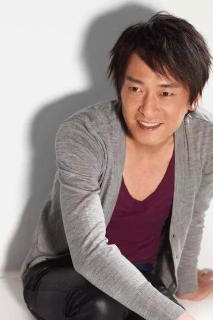 50歲王識賢老婆背景曝光,曾為老婆和母親鬧翻!媽媽還詛咒懷孕兒媳「命喪手術臺」!13年後變成這樣令人欣慰!