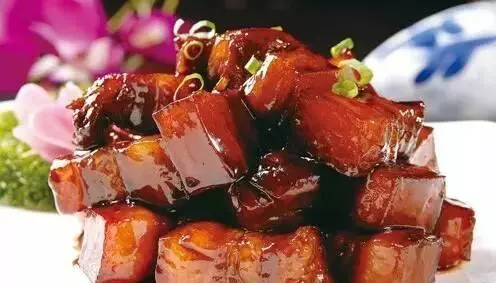 女兒吃了侄子的紅燒肉被婆婆打得鼻子出血,老公回來後這樣做