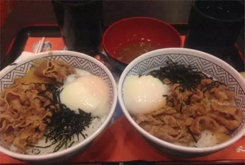 我生日婆婆給我盛了兩碗飯,我默默吃掉,然後自覺收拾東西回娘家