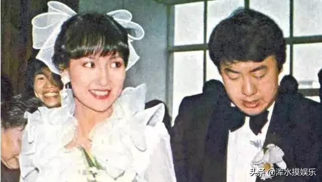 當年被小三逼宮流產終生不孕,復出後爆紅,如今和養女歲月靜好!
