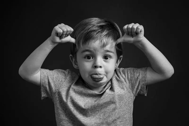 孩子無意間的話...15個「聽了頭皮直接麻一半」的超恐怖童言童語 他:記得你推我下去嗎?
