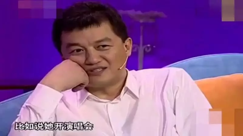 李亞鵬戀情曝光後遭王菲不滿,新女友的四字回復讓王菲沉默?