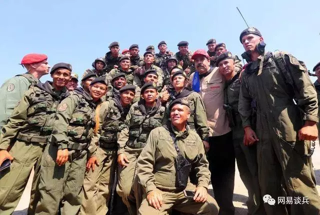 露出獠牙!馬杜羅公開跟美國叫板,最大軍演之後又派出大批戰機