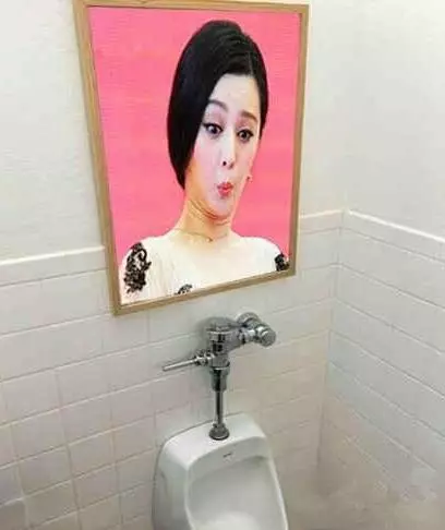 30張美女搞笑圖,保證你笑到肚疼!!美女司機掛檔的手法很嫻熟啊,亮點自己找!