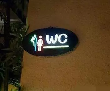 30張美女搞笑圖,保證你笑到肚疼!!美女司機掛檔的手法很嫻熟啊,亮點自己找!