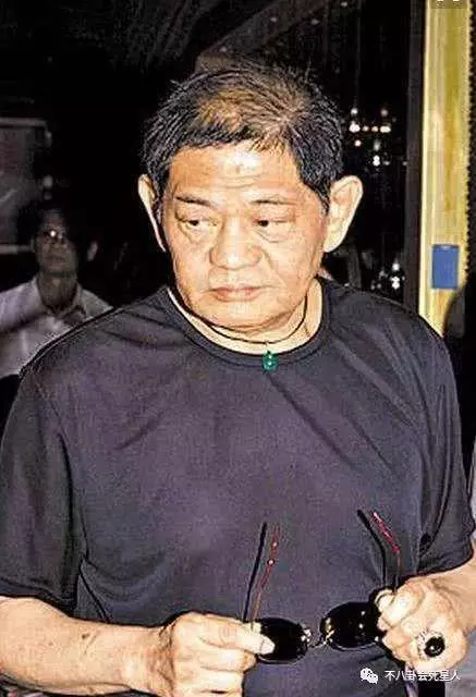 濫交的下場:公認醜男卻女友無數,他在女人身上花20億,臨終淒涼無一女友陪伴!