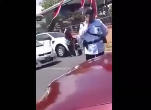 快看好戲上演..!! 大馬交通警察 vs 便衣警察...最後勝利的是?