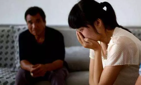 老公是上門女婿,婆家拆遷百萬沒我份,小叔子的話我哭了