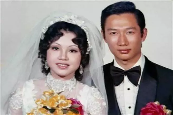 郭台銘祭前妻多年從未缺席!報告喜訊「5子8孫」福氣滿堂 身價2千億外界好奇「誰是繼承者」