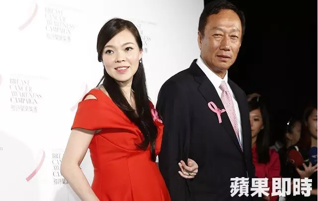 郭台銘祭前妻多年從未缺席!報告喜訊「5子8孫」福氣滿堂 身價2千億外界好奇「誰是繼承者」