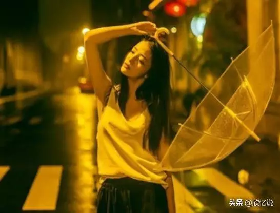 老婆在家照顧年邁母親,出差3天回來,推開門,俺蒙了