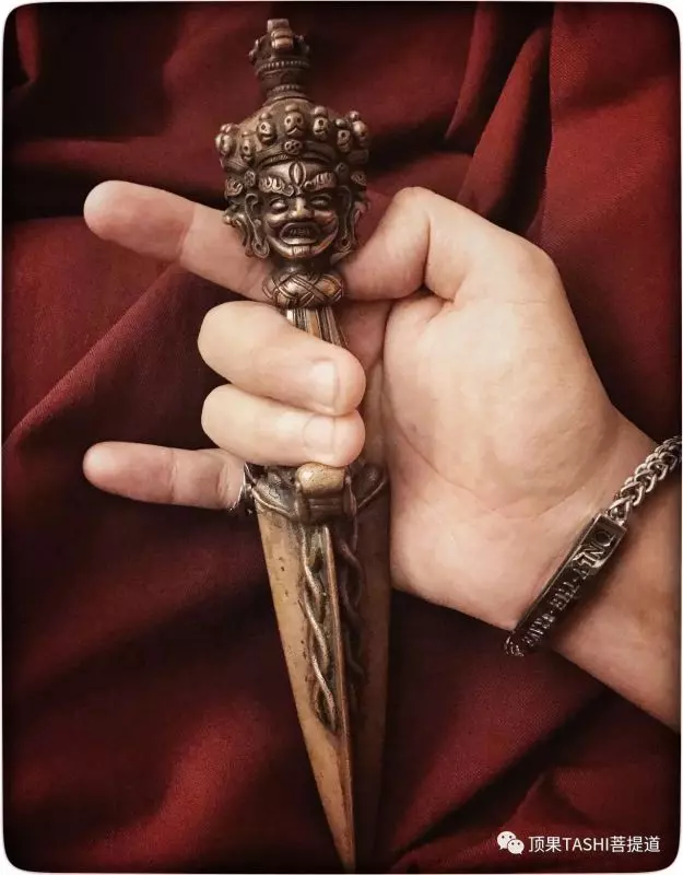人最怕的是:深交後的陌生,認真後的痛苦,信任後的利用,溫柔後的冷漠!!