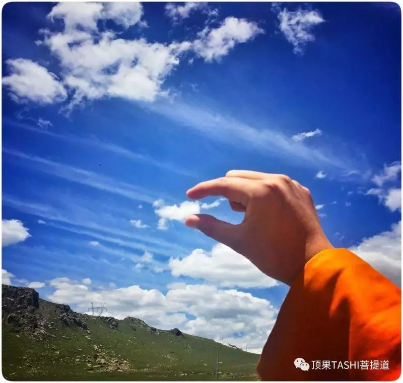 人最怕的是:深交後的陌生,認真後的痛苦,信任後的利用,溫柔後的冷漠!!