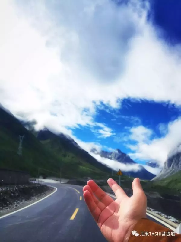 人最怕的是:深交後的陌生,認真後的痛苦,信任後的利用,溫柔後的冷漠!!