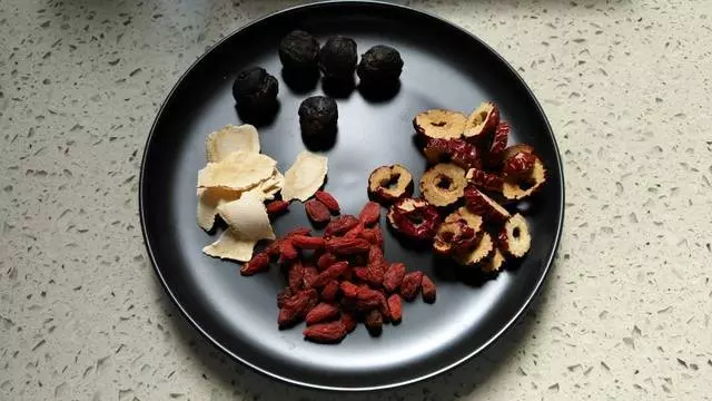秋季養生一定要喝它 補氣養血 我家每天都喝 常喝面色紅潤