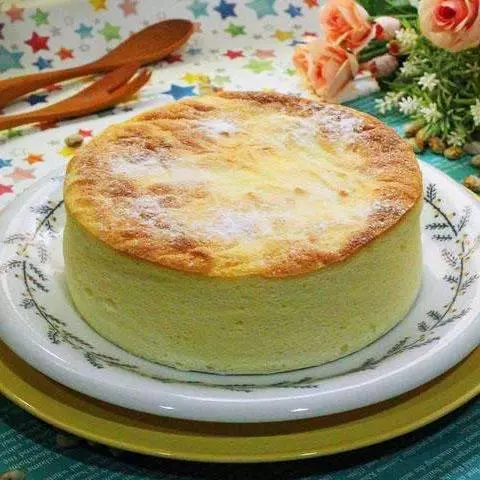 在家製作一款孩子們喜歡的原味酸奶輕芝士蛋糕