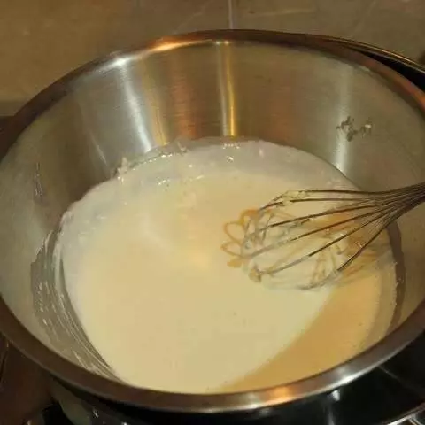 在家製作一款孩子們喜歡的原味酸奶輕芝士蛋糕