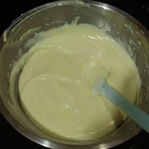 在家製作一款孩子們喜歡的原味酸奶輕芝士蛋糕
