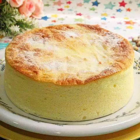 在家製作一款孩子們喜歡的原味酸奶輕芝士蛋糕