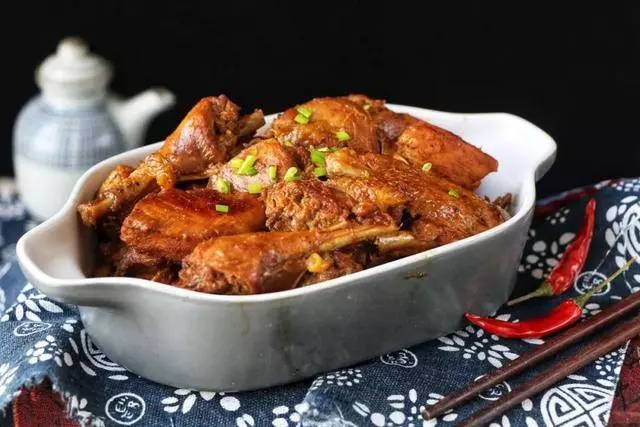 不用雞精更不要味精 只要加這一種配料 做出的雞肉比飯店的還香