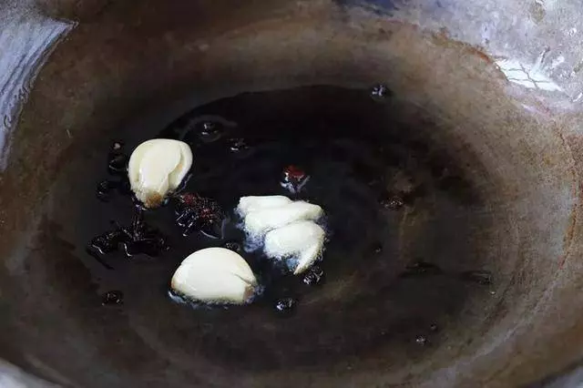 不用雞精更不要味精 只要加這一種配料 做出的雞肉比飯店的還香