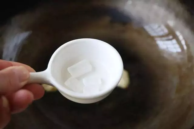 不用雞精更不要味精 只要加這一種配料 做出的雞肉比飯店的還香
