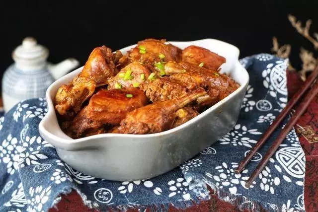 不用雞精更不要味精 只要加這一種配料 做出的雞肉比飯店的還香