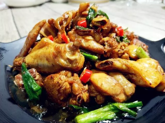炒雞時到底要不要焯水?這才是正確做法 鮮嫩多汁 味道不比飯店差