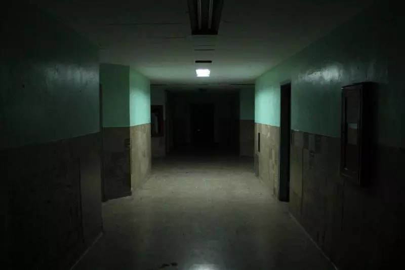 【嘻嘻…再來一起玩嘛…】女子在恐怖大樓被6鬼『纏身48小時』,逃跑時從5樓被推下!