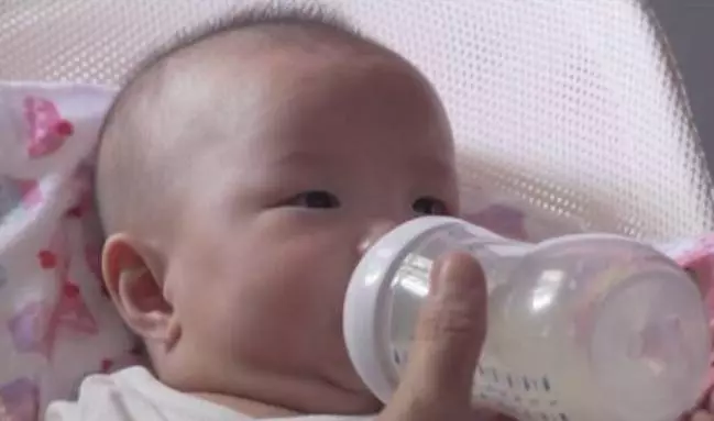 大馬籍孕婦撞死剖腹取嬰 夫感激醫療隊救女燃希望 奇蹟寶寶已8個月大....!