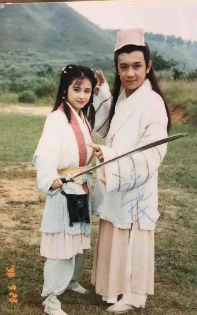 97年《天龍八部》珍藏照,43歲前TVB小花被稱最美小鍾靈