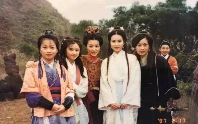 97年《天龍八部》珍藏照,43歲前TVB小花被稱最美小鍾靈
