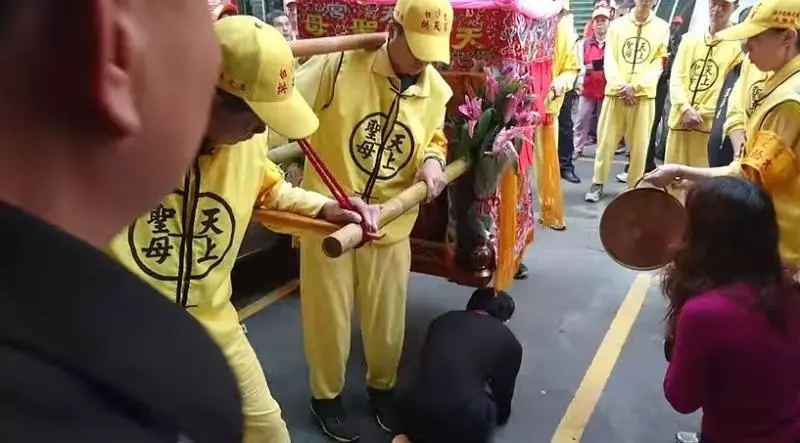 白沙屯媽祖沒去他家!彰化哥不滿「直接離隊走人」 1小時後「神秘阿公敲門說話」他嚇翻道歉