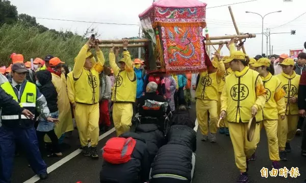 白沙屯媽祖沒去他家!彰化哥不滿「直接離隊走人」 1小時後「神秘阿公敲門說話」他嚇翻道歉